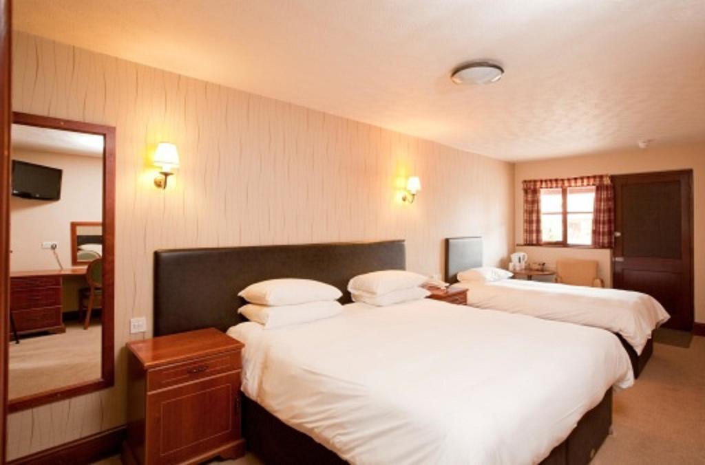 ווברן The Bell Hotel & Inn By Greene King Inns מראה חיצוני תמונה