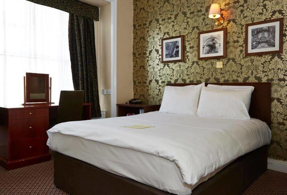 ווברן The Bell Hotel & Inn By Greene King Inns מראה חיצוני תמונה