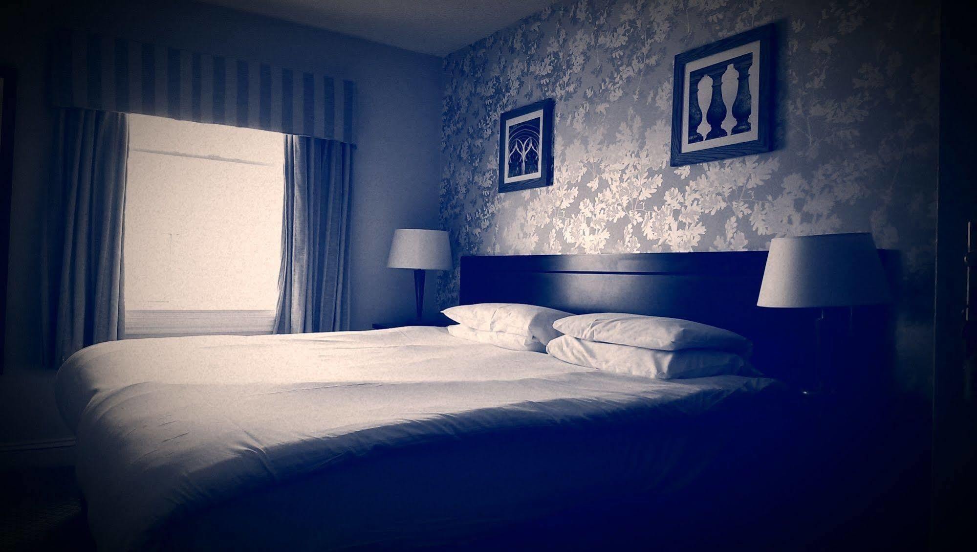 ווברן The Bell Hotel & Inn By Greene King Inns מראה חיצוני תמונה